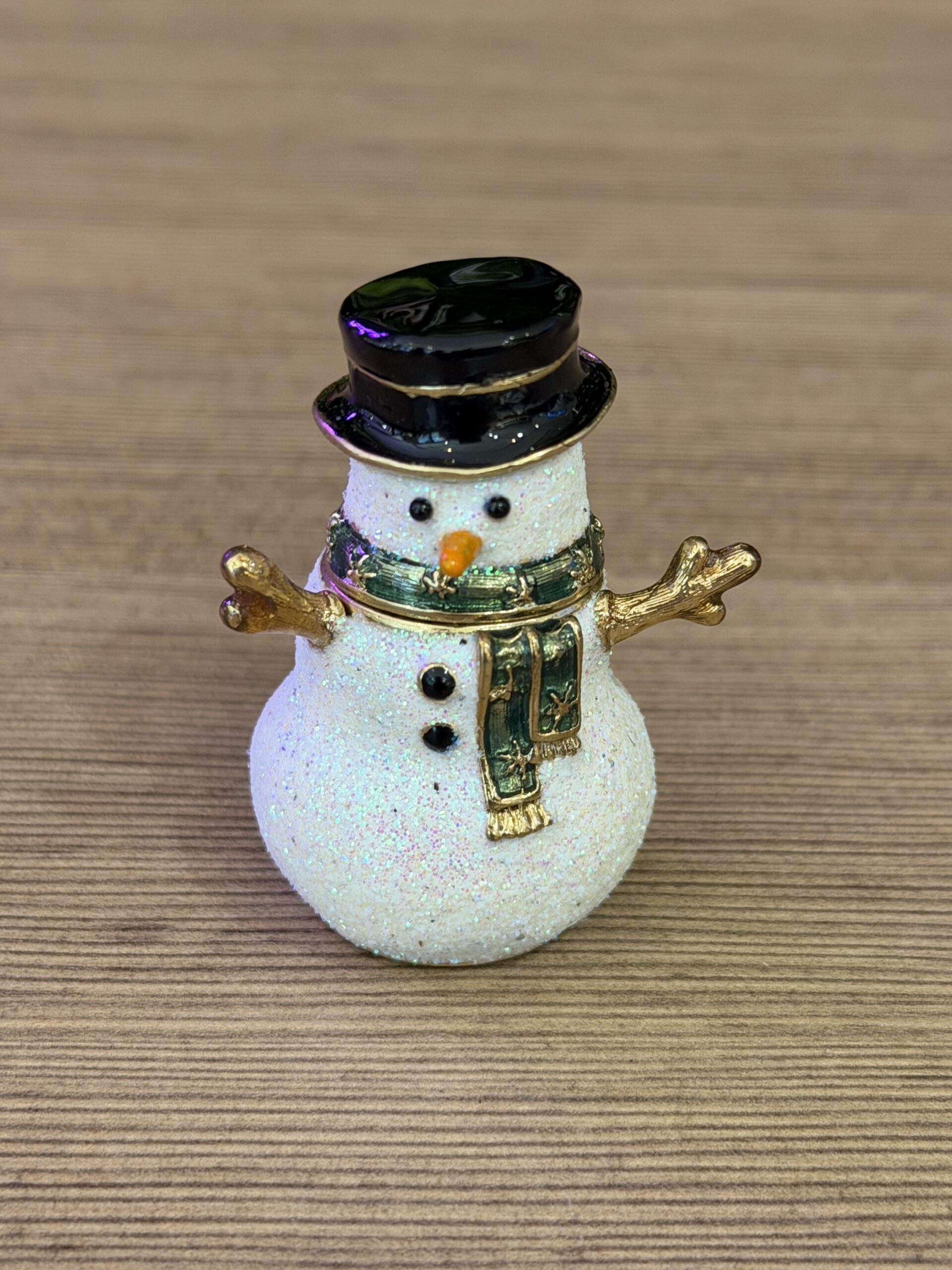 Sierdoosje sneeuwpop, leuk als cadeau voor de kerst bij de Zijden Boutique in Delft